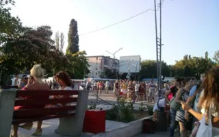 В Севастопольской бухте утром перекрыли рейд: на причалах очереди