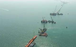 ​Строители начали сооружение судоходной части Керченского моста