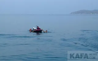 Гидроцикл с 9-летней пассажиркой перевернулся на пляже в Крыму