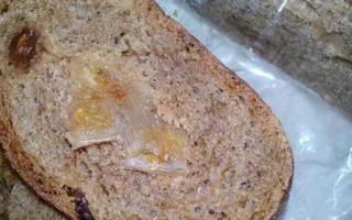 Хлеб с кусками стекла продаётся в Севастополе