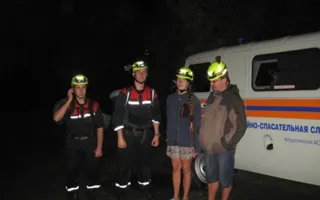 Спасатели под проливным дождем снимали туристов со скал в Крыму