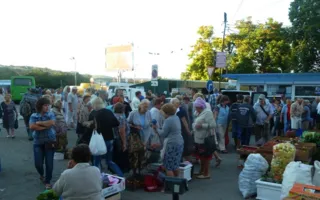Стихийный рынок на Северной «собирает аншлаг» 