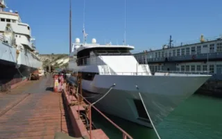 Украинскую эксклюзивную яхту арестовали в Севастополе