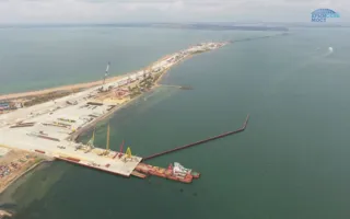 Строители Крымского моста построили дома и дороги для себя
