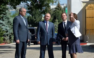Путин и Медведев поднялись по Митридатской лестнице в Керчи