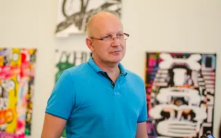 Выставка дизайнера Юрия Гулитова открылась в Севастопольском музее