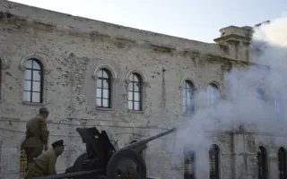 На Михайловской батарее установили закладной камень памятного знака