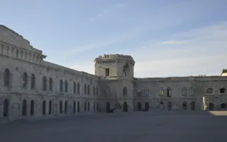 На Михайловской батарее установили закладной камень памятного знака