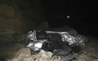 Машина упала с 20-метрового обрыва в Севастополе: пострадала девушка