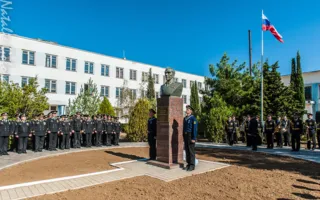 Памятник адмиралу Сергею Горшкову открыт в Севастополе — фото