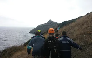 Крымские спасатели эвакуировали двух женщин, пострадавших в горах