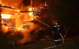 В Балаклавском районе полыхал частный дом