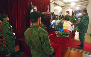 Более 50 тысяч человек пришли попрощаться с Моторолой