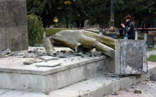 В Крыму неизвестные разрушили памятник Ленину
