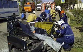 Рейсовый автобус столкнулся с автомобилем в Крыму (фото)