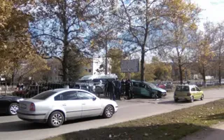 Соцсети об аварии у 22-й школы: Ребёнка увезли на «скорой»