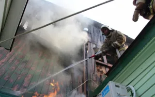 Огнеборцы ликвидировали крупный пожар в доме в Коктебеле