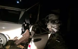 ДТП в Крыму: авто «всмятку», двое пассажиров погибли