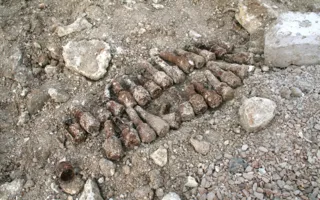 Склад боеприпасов найден на стройке в Севастополе (фото)