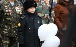 В День Неизвестного солдата в небо взлетели белые журавлики — фото