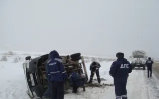 Более 30 водителей фур получили помощь спасателей в Крыму (фото)