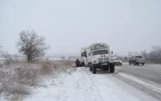 Более 30 водителей фур получили помощь спасателей в Крыму (фото)