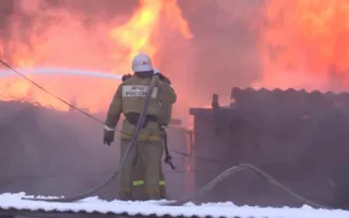 В Симферополе ликвидировали пожар в офисном здании (фото)