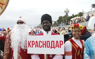Ялтинский Мороз-парад собрал 600 участников из Крыма и Краснодара 