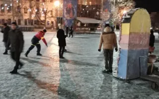 Мы в театр вчера скользили: отзывы о гололёде в центре Севастополя (фото)