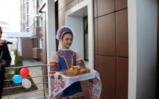 Новый дом для сотрудников ФСБ сдали в Севастополе — фото