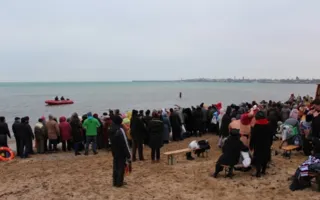 Крещение в Крыму: сотни людей окунулись в купели, водоемы и море (фото)
