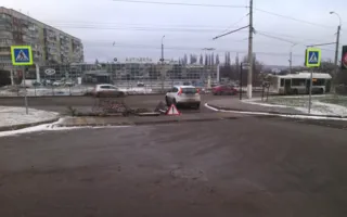 «Майдан в Симферополе»: дорожники креативно «украсили» яму — фото
