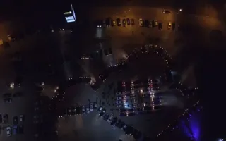 Сто машин в Симферополе собрали гигантский контур Крыма (фото, видео)