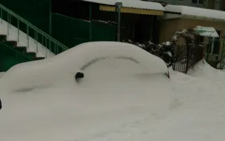 Большая Ялта утонула в сугробах — трасса стоит (фото)