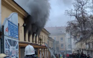 В центре Севастополя горела фабрика Нины Ониловой — фото (дополнено)