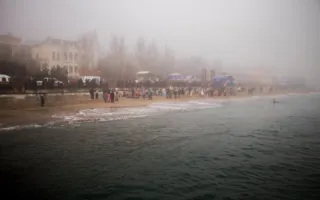 Около 250 крымчан участвовали в зимнем заплыве в Феодосии (фото)