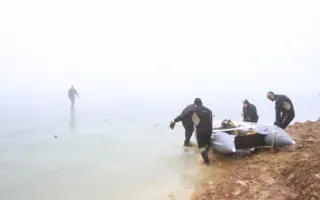 Трое рыбаков провалились под лёд на водохранилище — один погиб