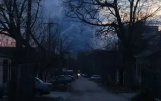 В районе симферопольского ж/д вокзала горит складское помещение