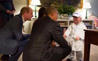 Фотожабы с крошечным Дональдом Трампом «пошли в народ»