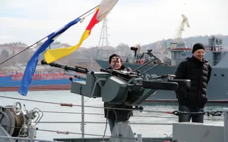 Праздничный Севастополь: полевая кухня, «Победа» и военные корабли (фото, видео)