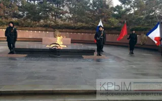 Ратники, гаубицы и спецназ — как отметил 23 февраля Симферополь (фото, видео)