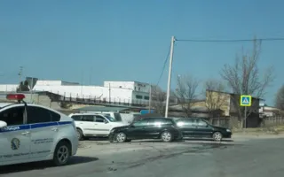 В Севастополе на «бедовом» перекрёстке перевернулся автомобиль (фото, видео)