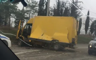В ДТП под Севастополем пострадал водитель грузовика