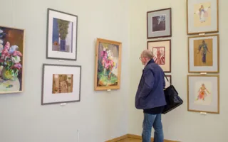 Севастопольские художники посвятили любимым выставку картин