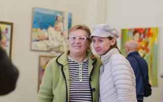 Севастопольские художники посвятили любимым выставку картин