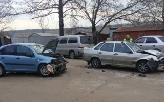 В Севастополе мусорные баки спровоцировали ДТП — фото