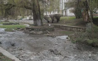 «Ничейный» Салгир в Симферополе выходит из берегов — фото
