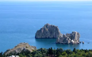 ​Скалы Адалары — миниатюрные «готические замки» Крыма