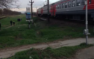 В Симферополе мужчина бросился под электричку (фото)
