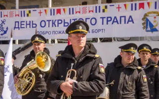 Севастопольский парусник «Херсонес» отметил 28-летие (фото)